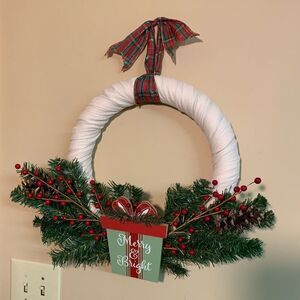 Christmas wreath. Inv 331
